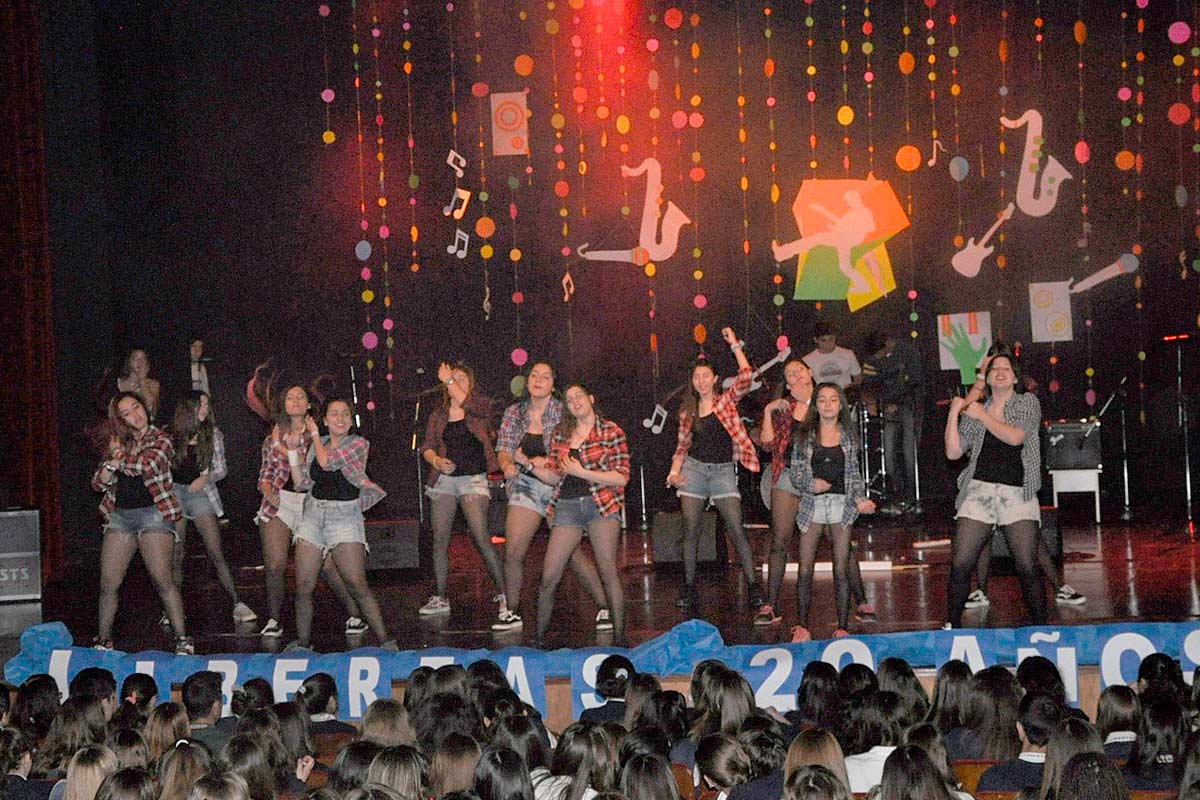 Fotos del nivel secundario colegio privado Libertas